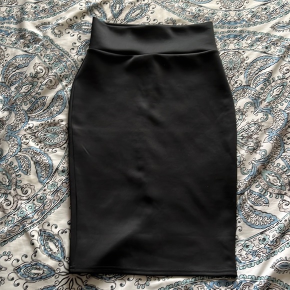 Revamped Pencil Skirt, Size M (NWT) - Picture 1 of 5